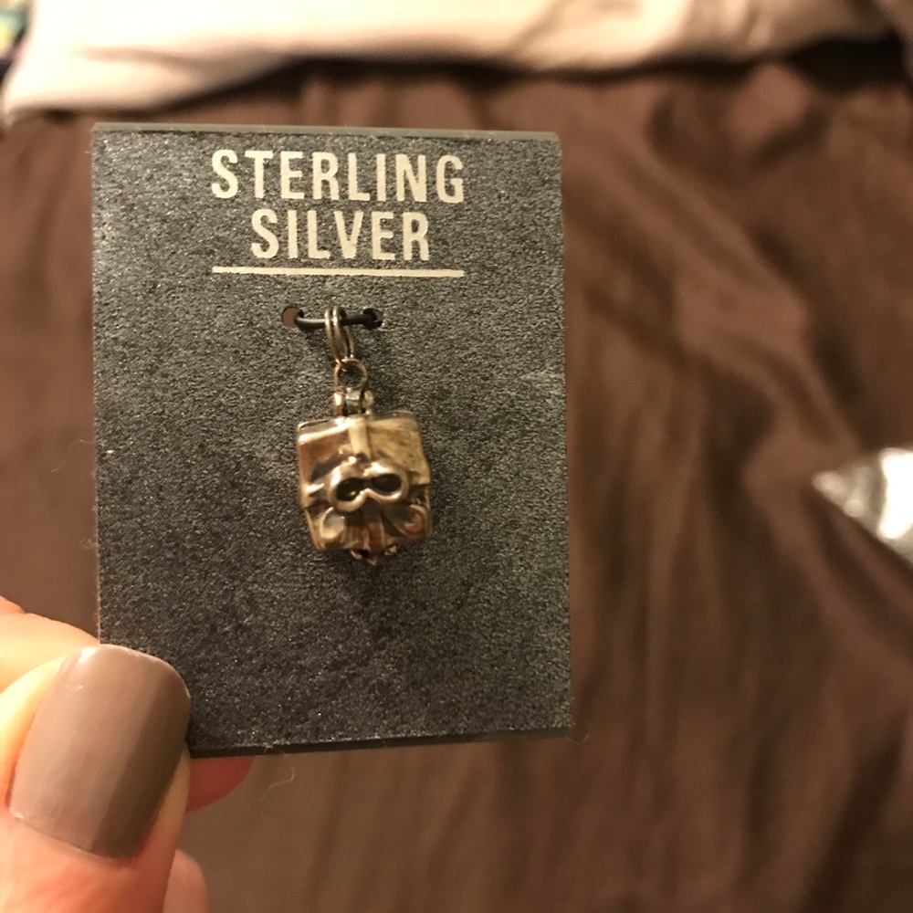 Gift box charm